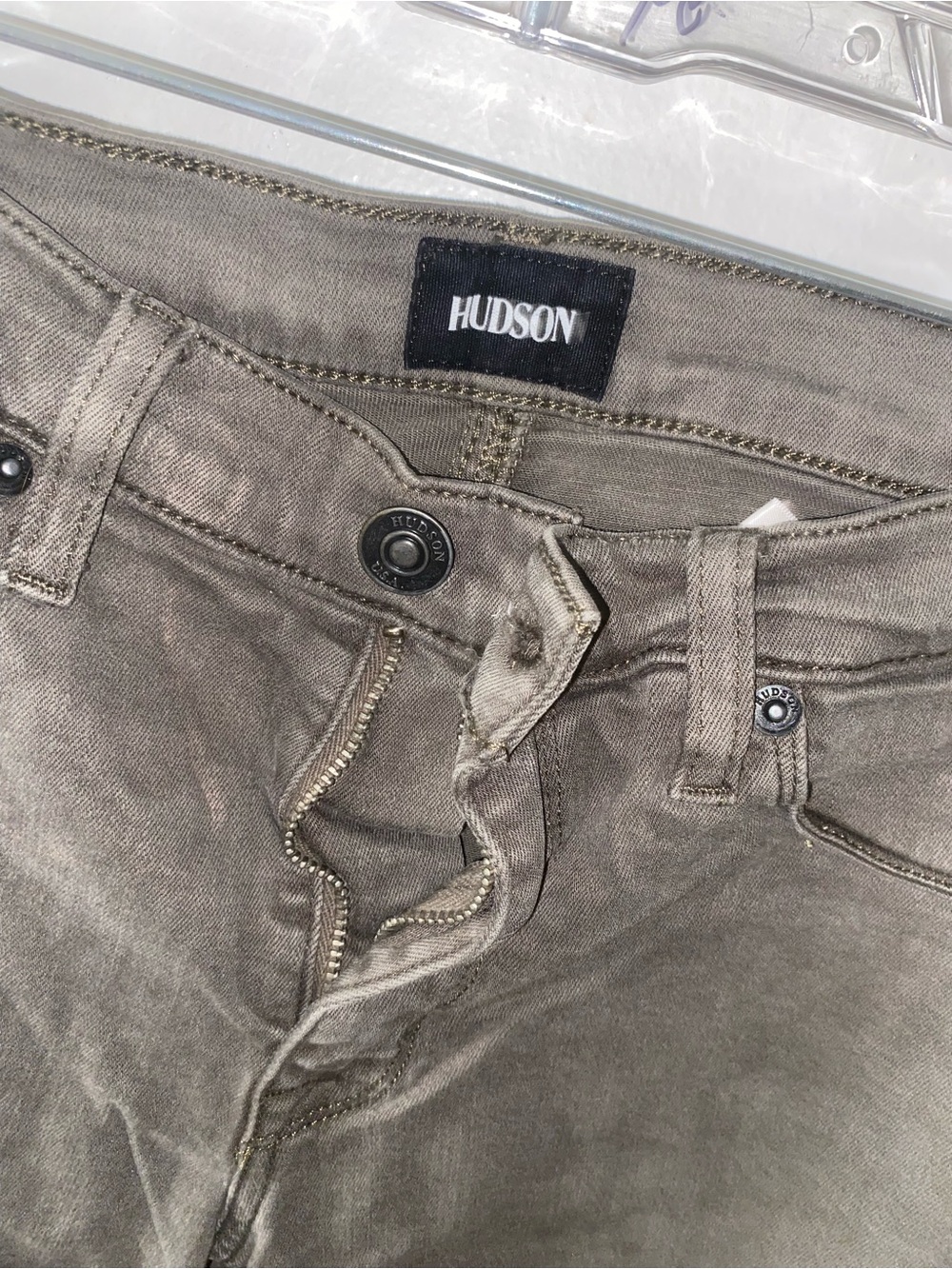 Hudson Jeans Skinny in Taupe